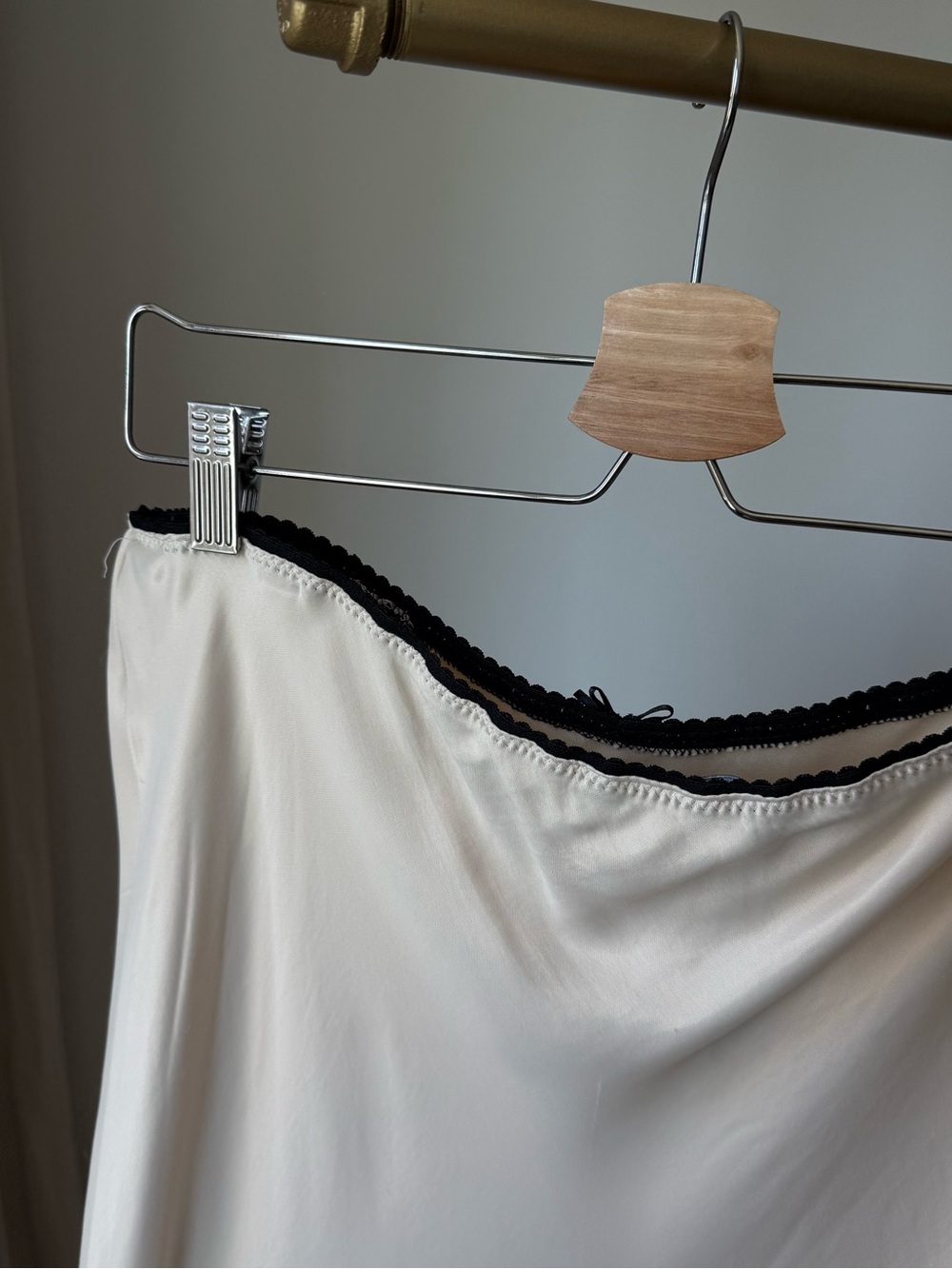 Zara Cream Satin Maxi Skirt Black Bow NWT XXL - Picture 5 of 7